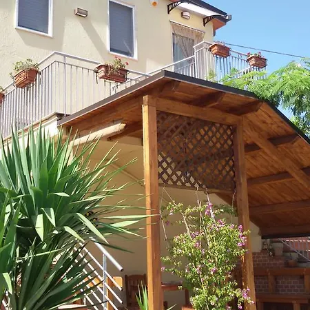 Guirro Verde Bed & Breakfast *